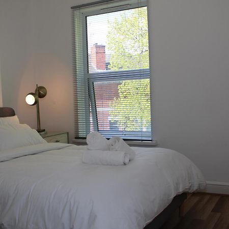 F2S Serviced Apartments 2Bedroom Terrace House With Free Wifi Netflix Suitable For Contractors Walking Distance To Train Station Derby Buitenkant foto