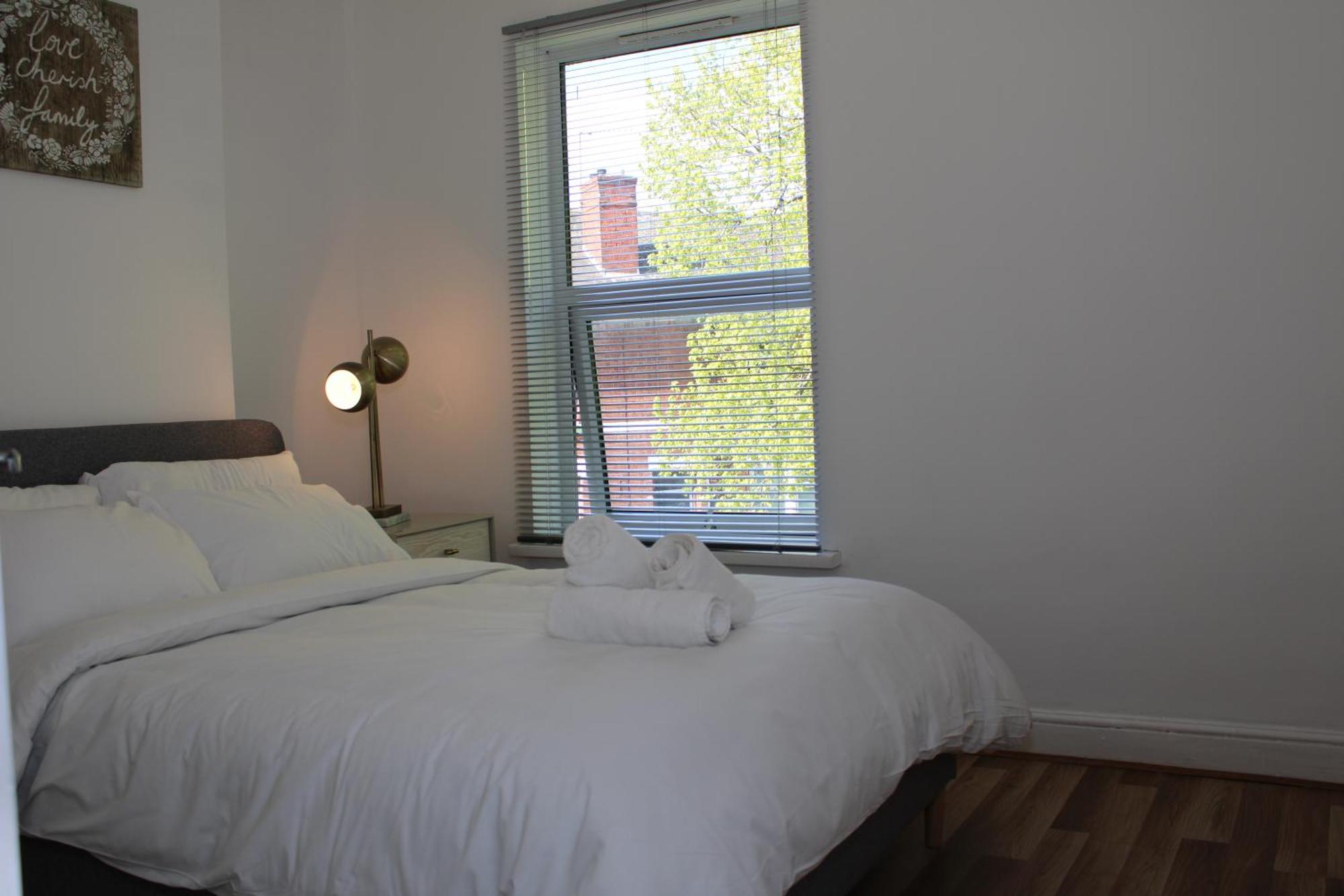 F2S Serviced Apartments 2Bedroom Terrace House With Free Wifi Netflix Suitable For Contractors Walking Distance To Train Station Derby Buitenkant foto