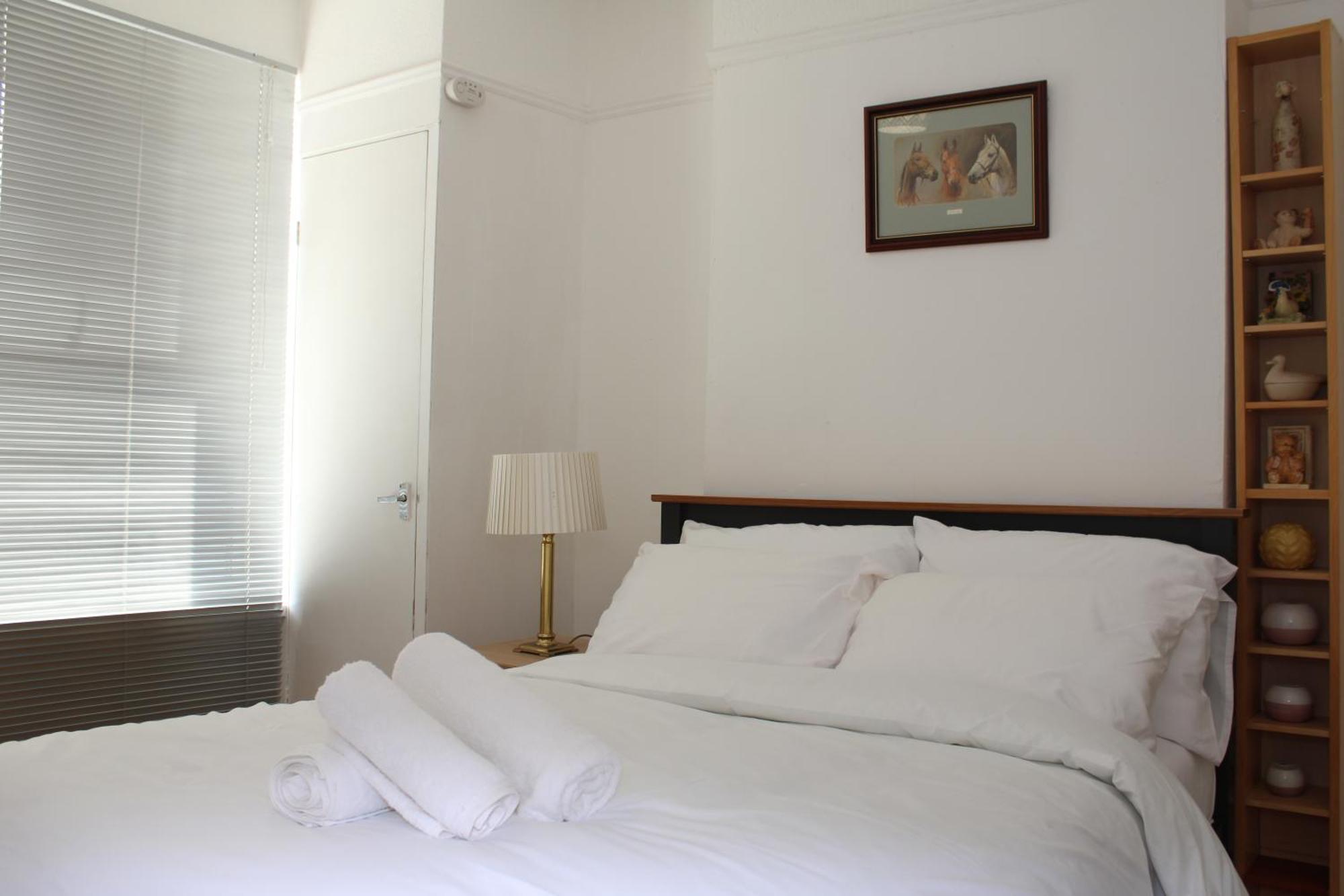 F2S Serviced Apartments 2Bedroom Terrace House With Free Wifi Netflix Suitable For Contractors Walking Distance To Train Station Derby Buitenkant foto