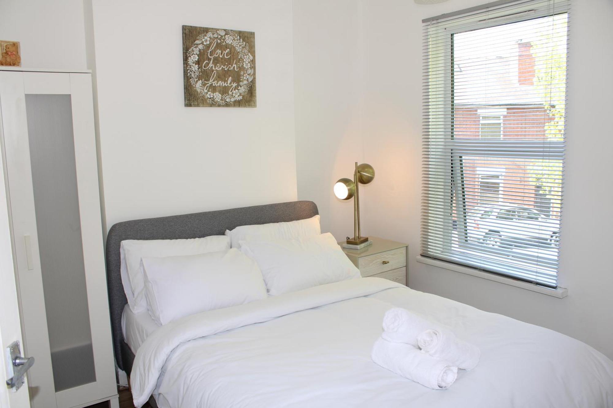 F2S Serviced Apartments 2Bedroom Terrace House With Free Wifi Netflix Suitable For Contractors Walking Distance To Train Station Derby Buitenkant foto
