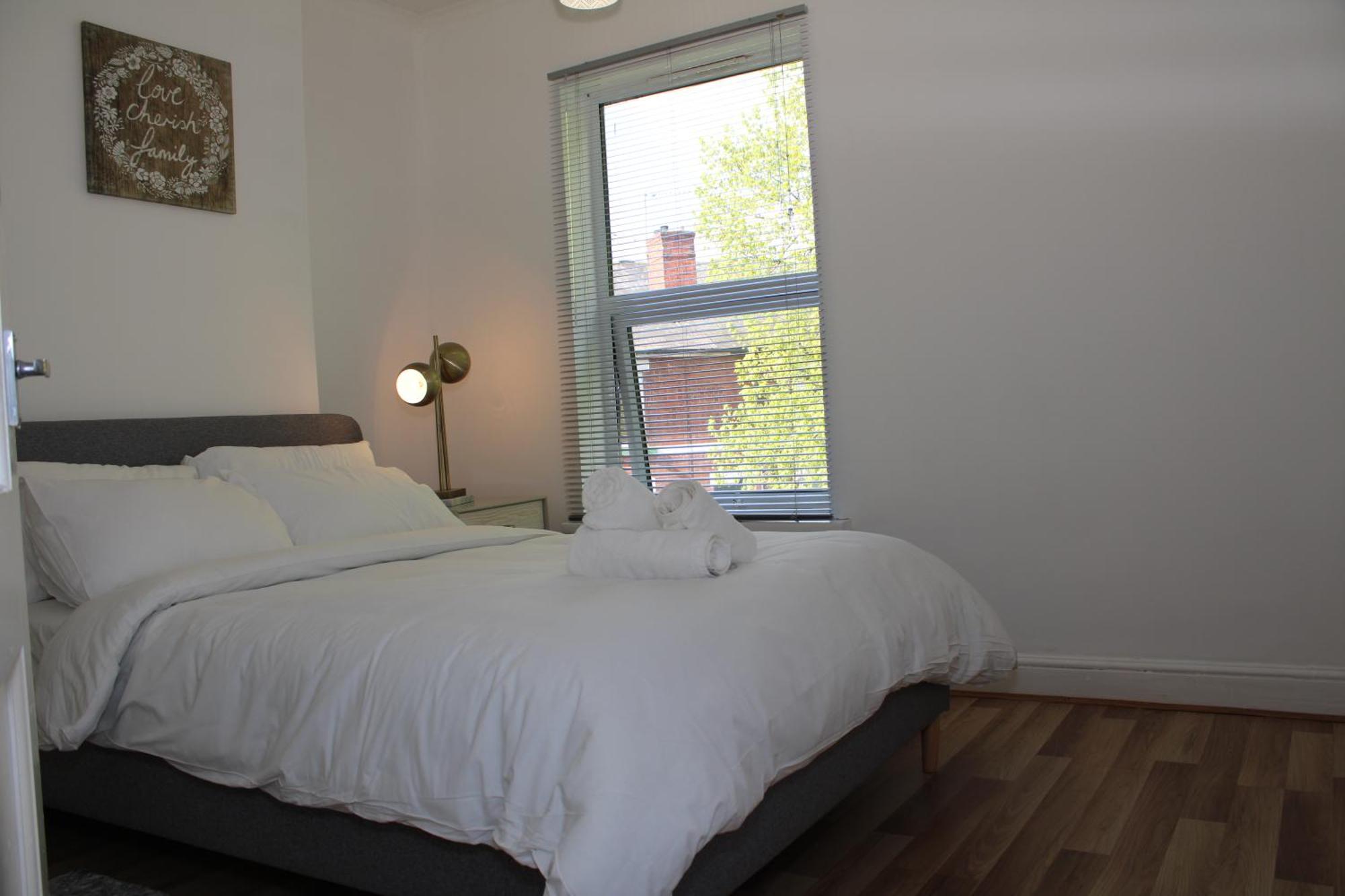 F2S Serviced Apartments 2Bedroom Terrace House With Free Wifi Netflix Suitable For Contractors Walking Distance To Train Station Derby Buitenkant foto