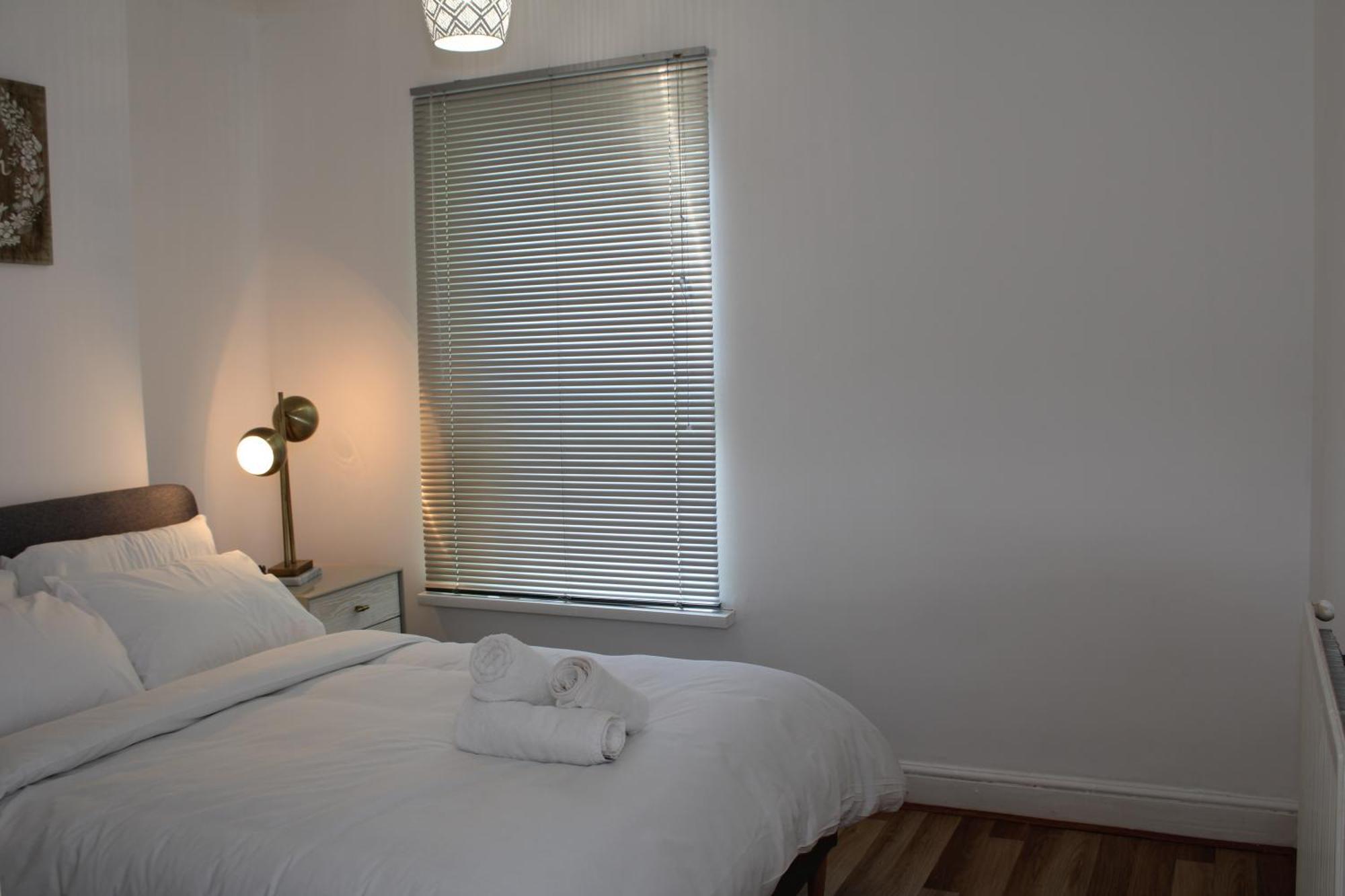 F2S Serviced Apartments 2Bedroom Terrace House With Free Wifi Netflix Suitable For Contractors Walking Distance To Train Station Derby Buitenkant foto