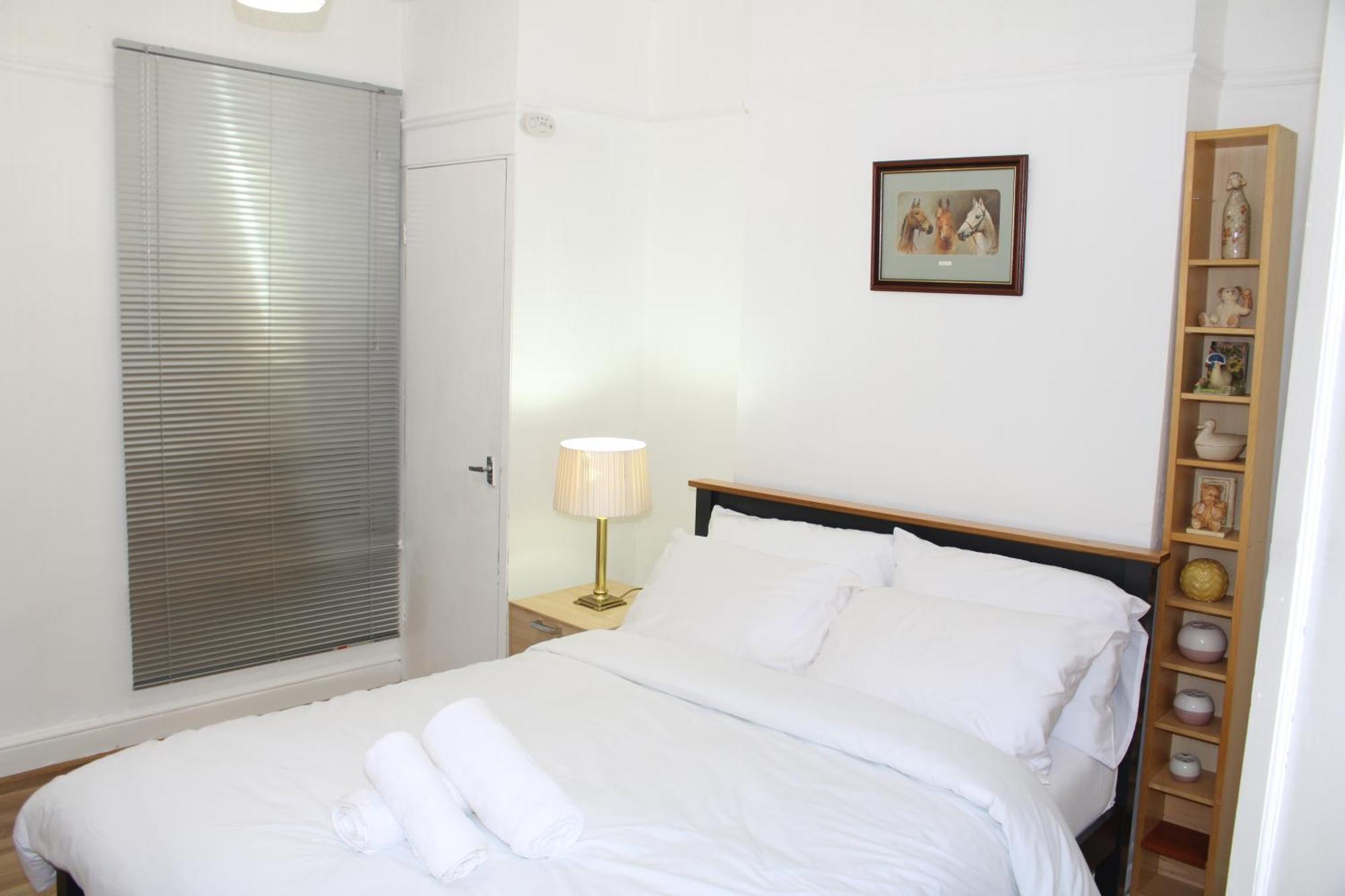 F2S Serviced Apartments 2Bedroom Terrace House With Free Wifi Netflix Suitable For Contractors Walking Distance To Train Station Derby Buitenkant foto