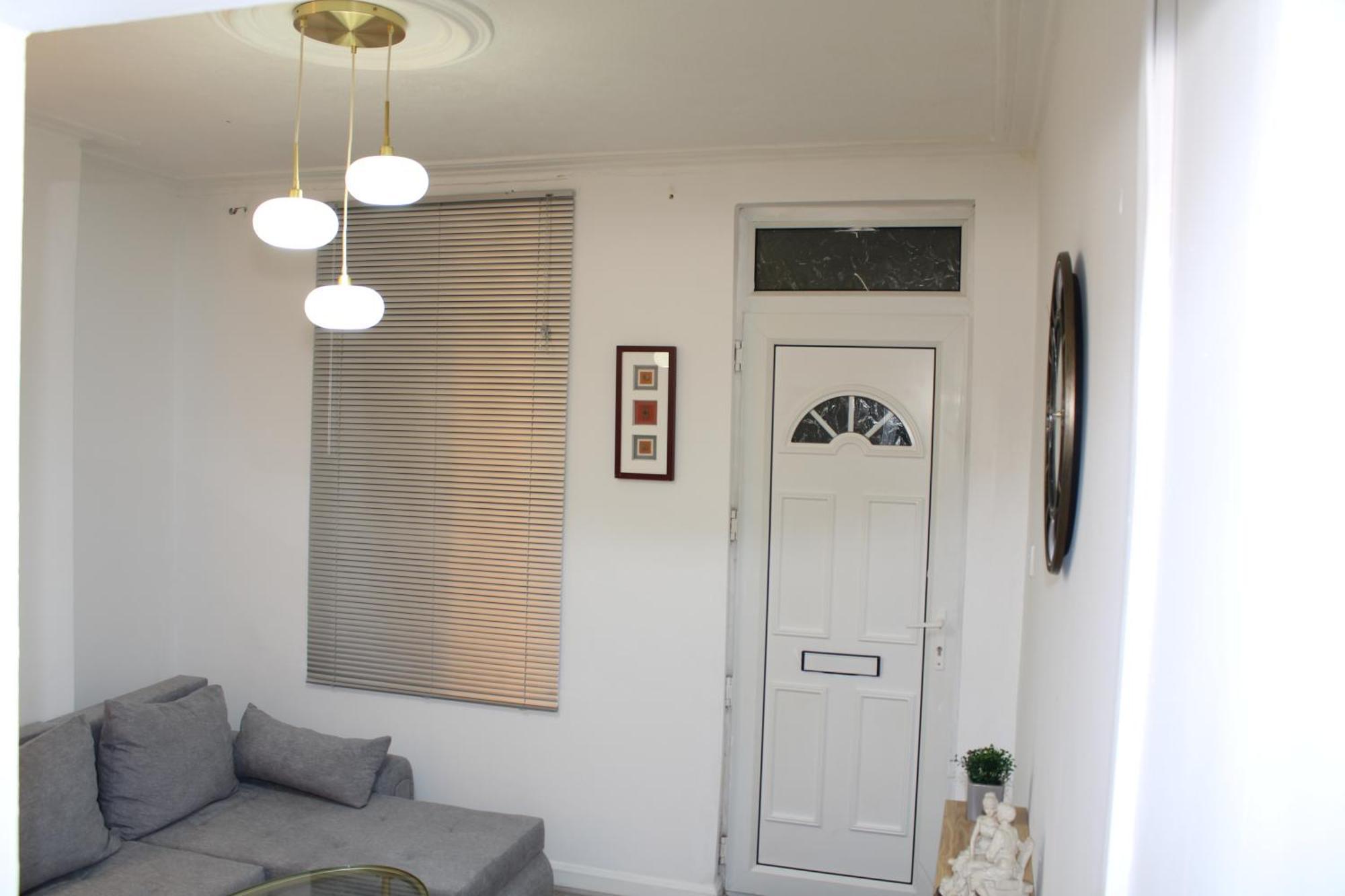 F2S Serviced Apartments 2Bedroom Terrace House With Free Wifi Netflix Suitable For Contractors Walking Distance To Train Station Derby Buitenkant foto