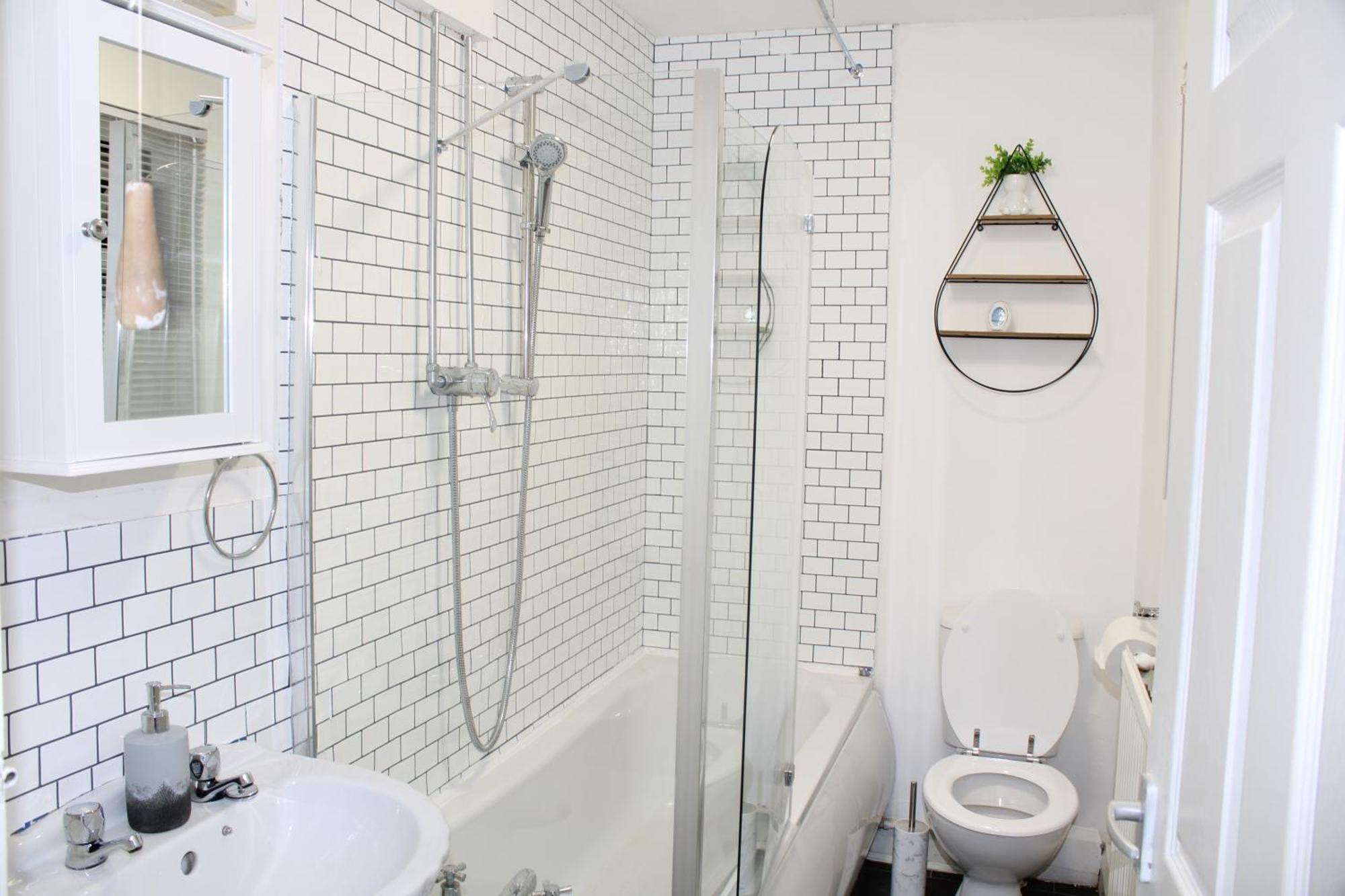 F2S Serviced Apartments 2Bedroom Terrace House With Free Wifi Netflix Suitable For Contractors Walking Distance To Train Station Derby Buitenkant foto