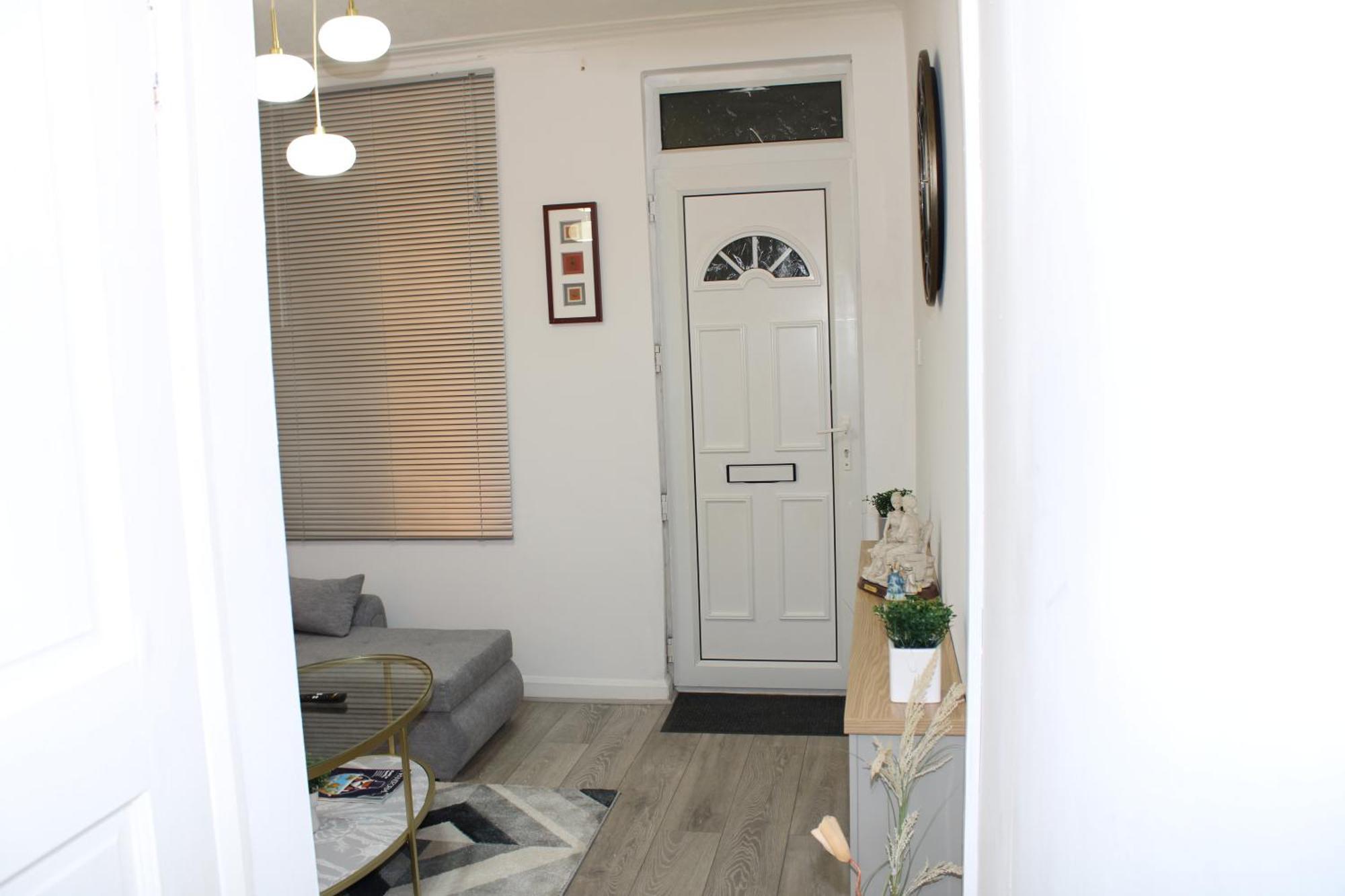 F2S Serviced Apartments 2Bedroom Terrace House With Free Wifi Netflix Suitable For Contractors Walking Distance To Train Station Derby Buitenkant foto