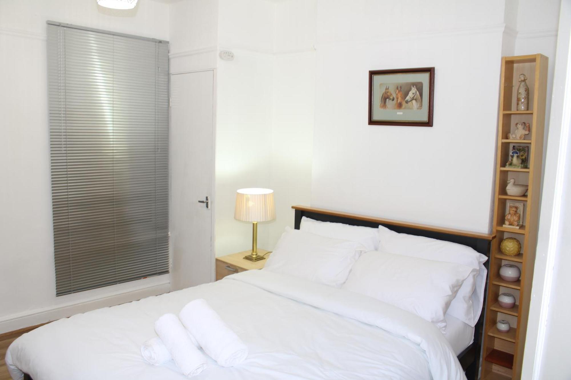 F2S Serviced Apartments 2Bedroom Terrace House With Free Wifi Netflix Suitable For Contractors Walking Distance To Train Station Derby Buitenkant foto