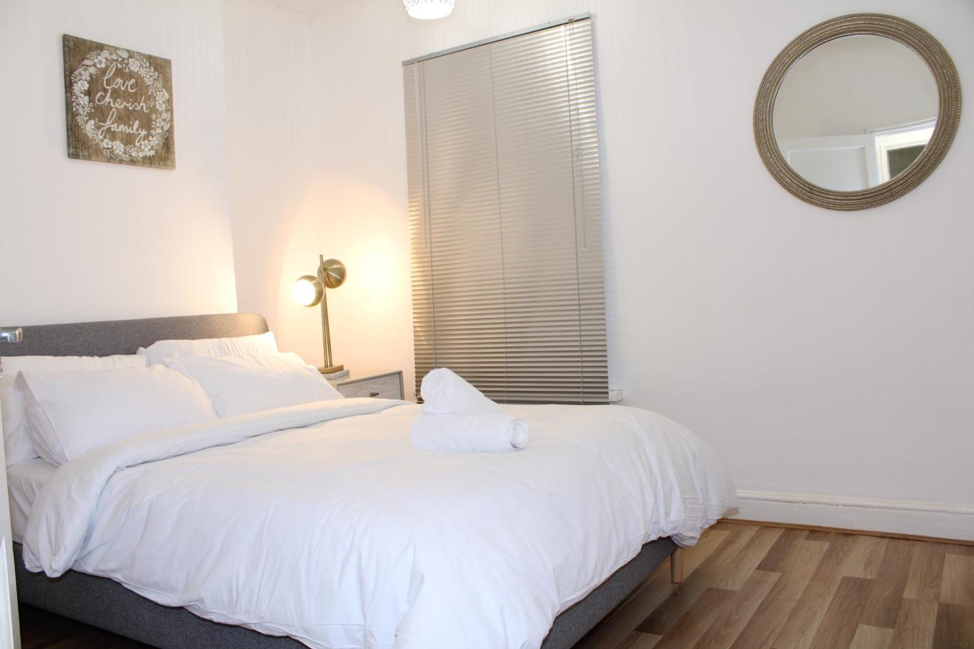 F2S Serviced Apartments 2Bedroom Terrace House With Free Wifi Netflix Suitable For Contractors Walking Distance To Train Station Derby Buitenkant foto